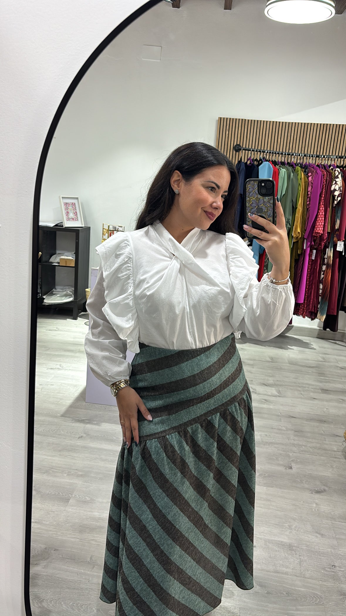 Falda raya asimétrica