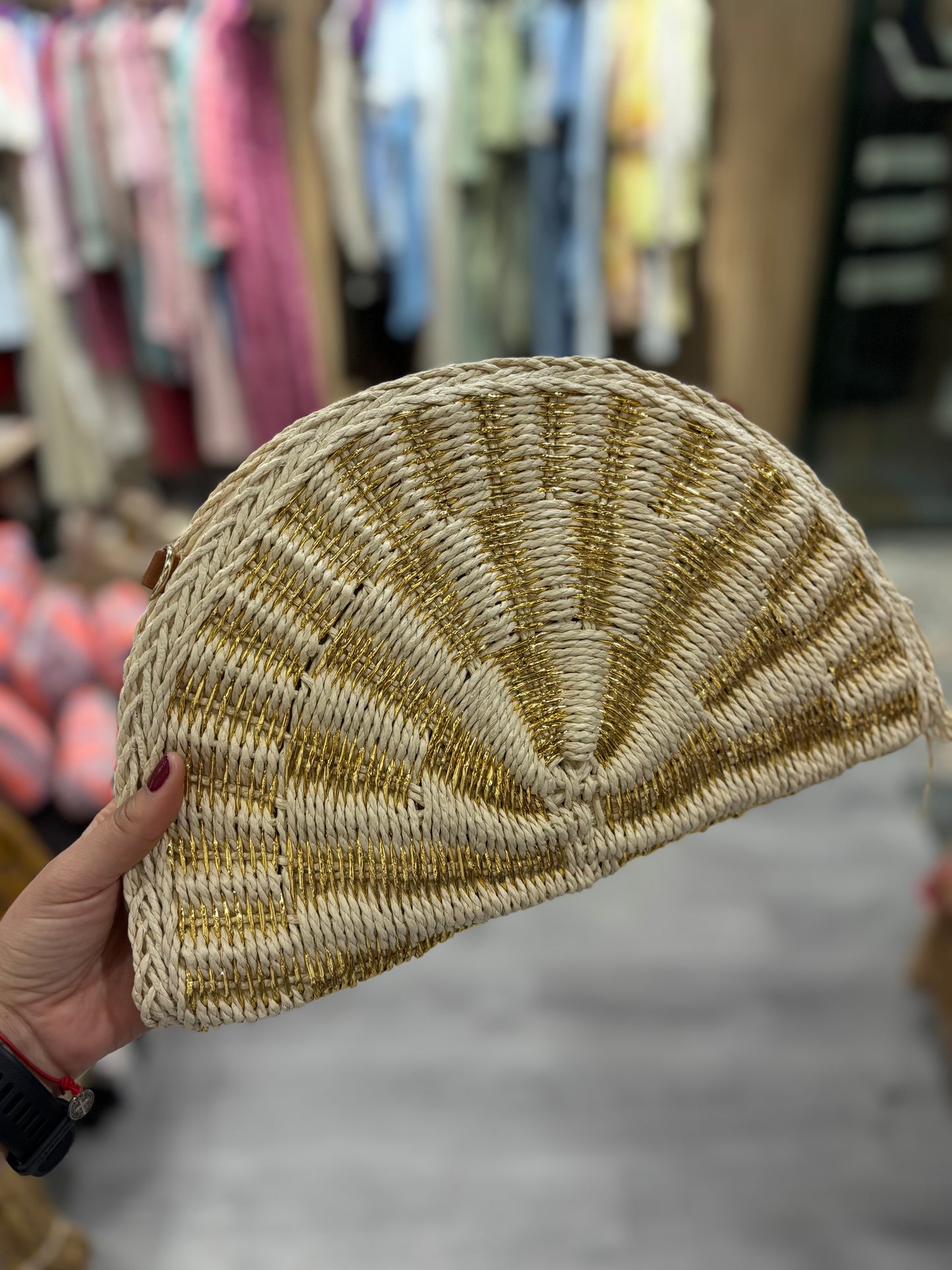 Bolso abanico dorado