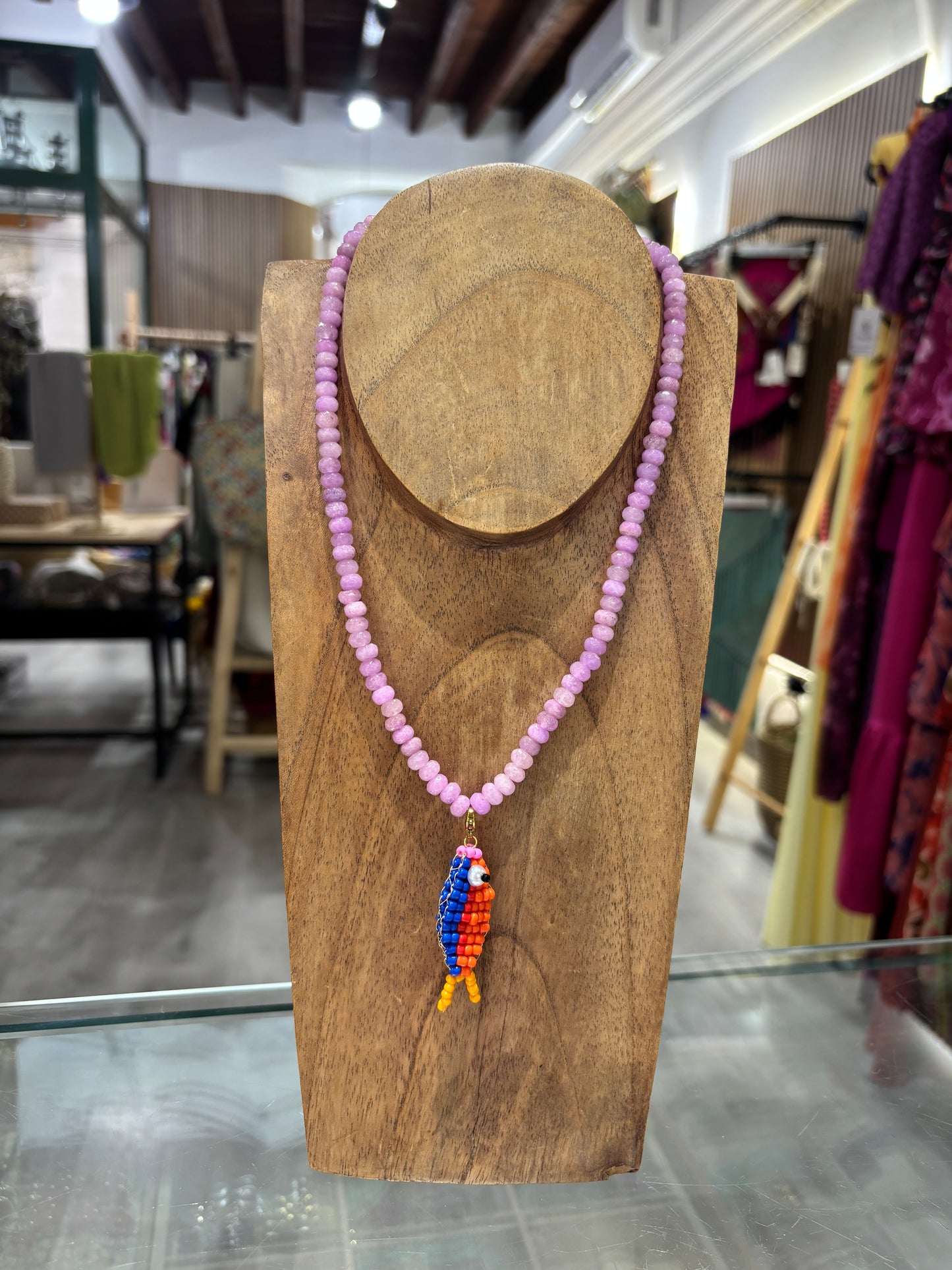 Collar abalorio malva