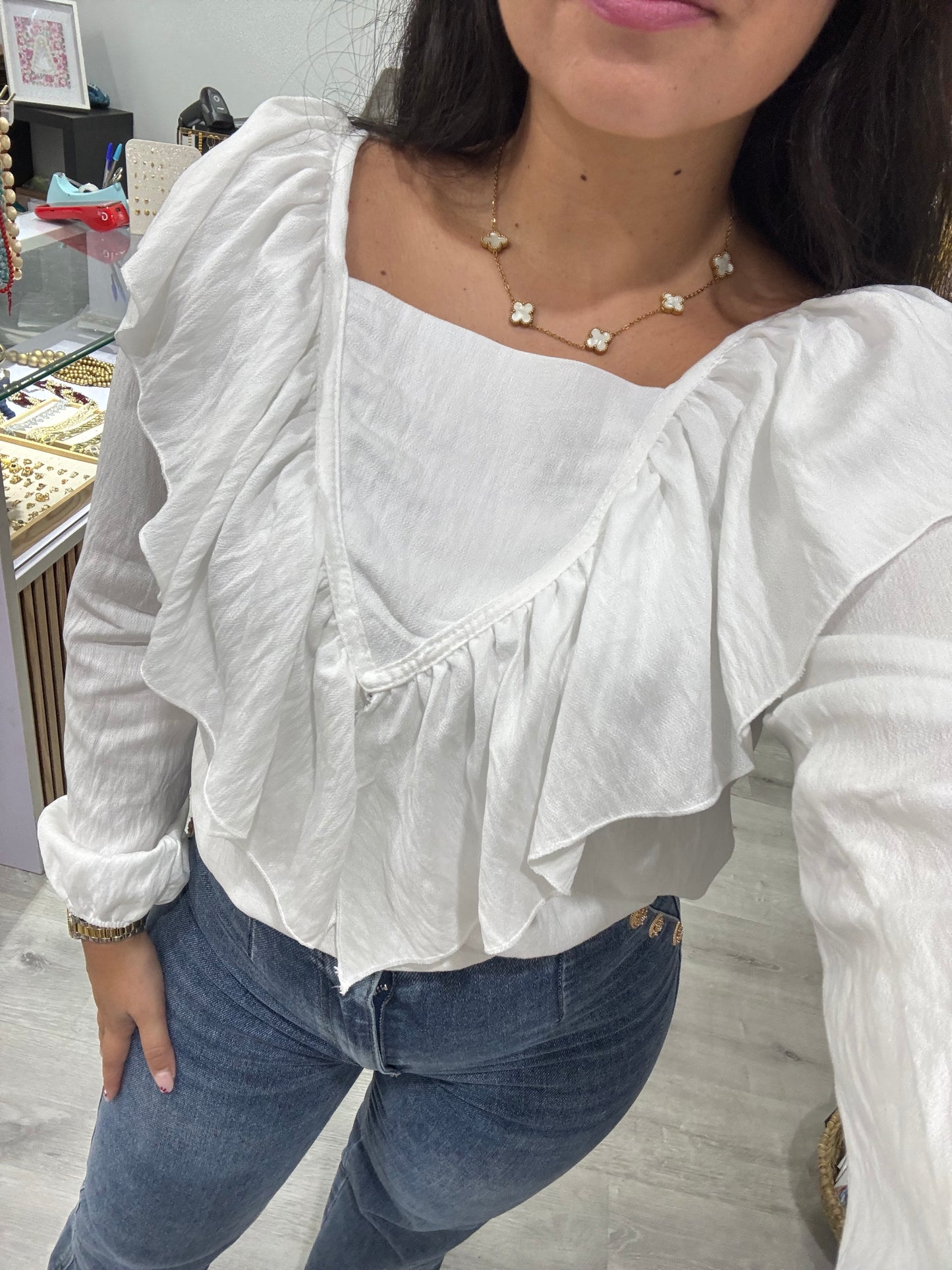 Blusa volante blanco