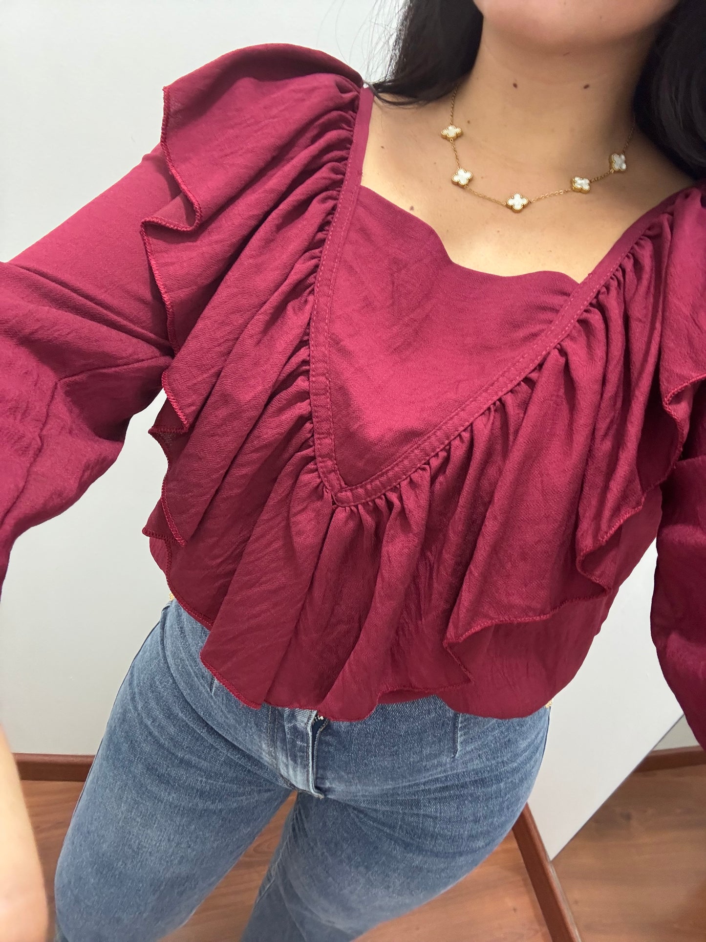 Blusa volante burdeos