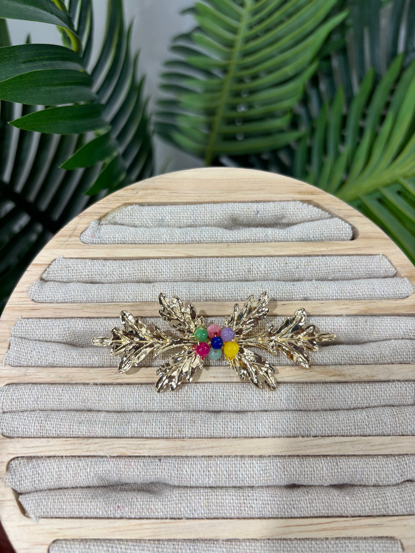 Broche hoja color