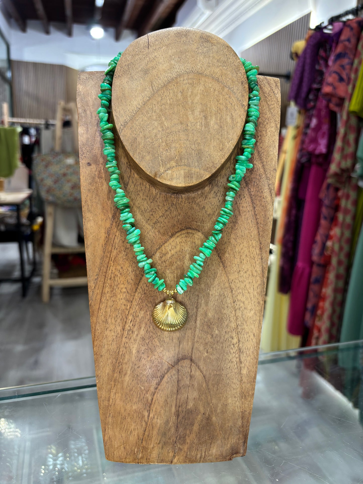 Collar concha verde
