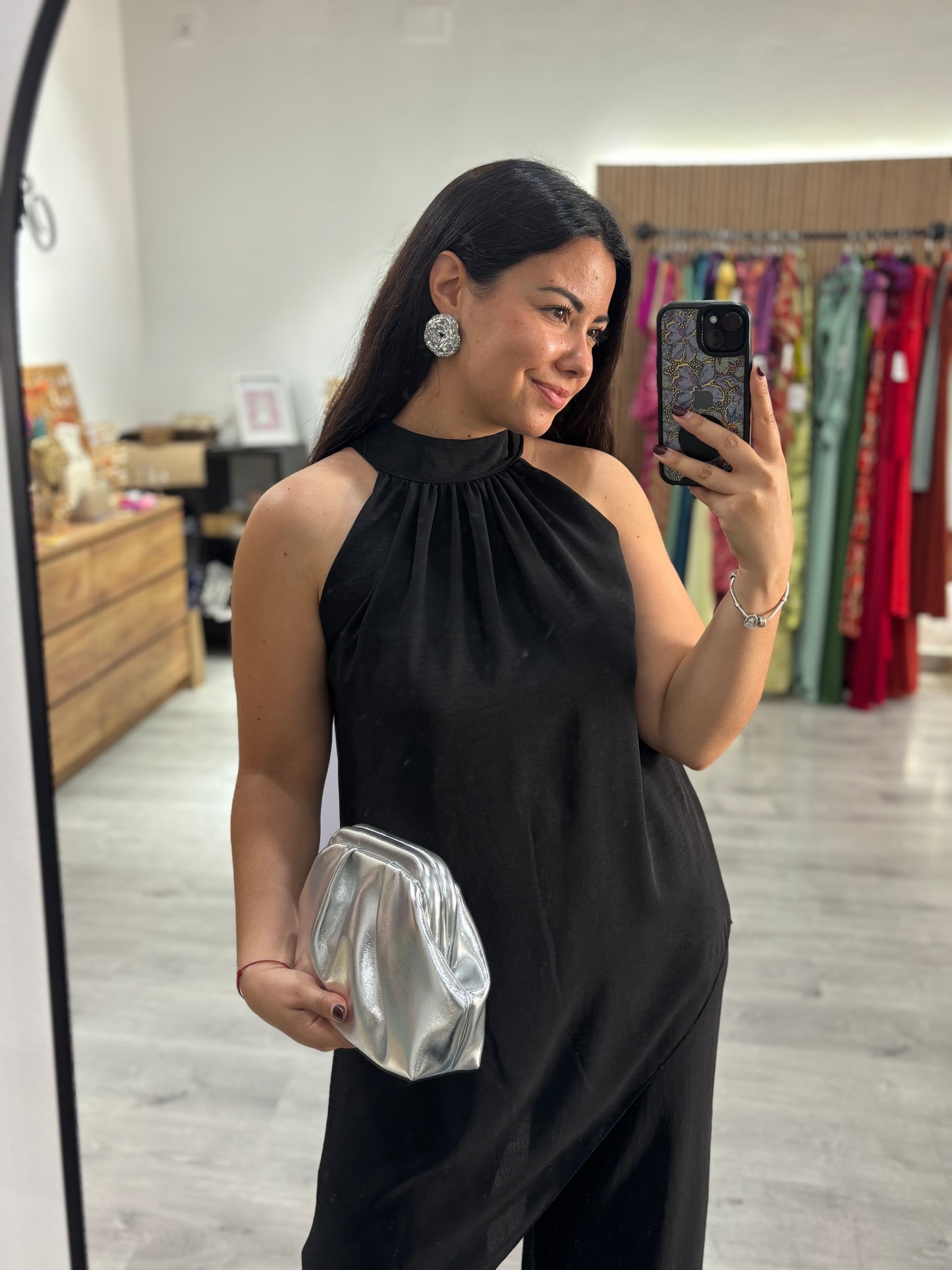 Conjunto asimetrico negro