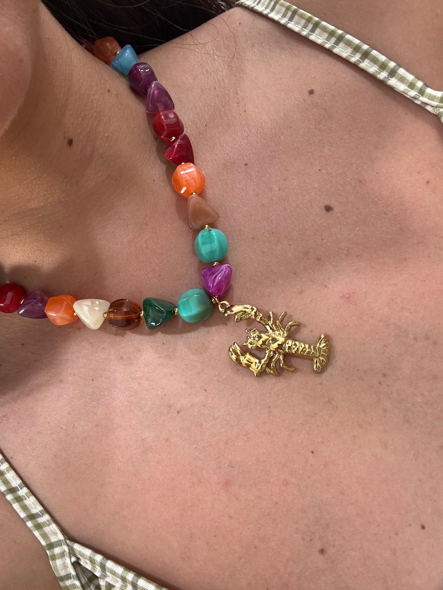 Collar langosta piedras