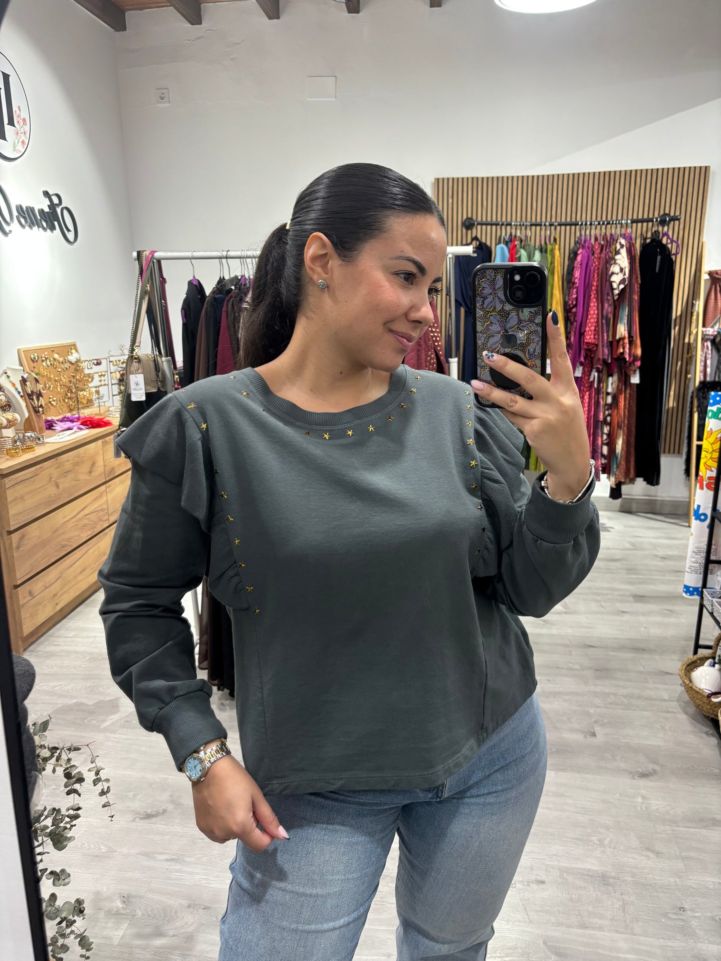 Sudadera volantes gris