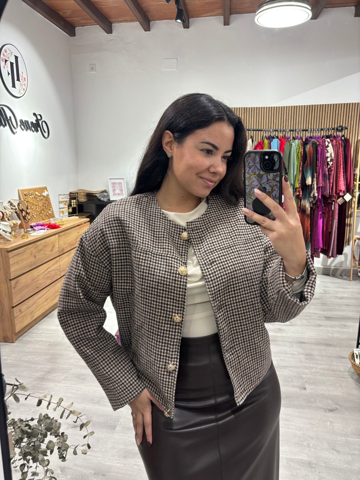 Cazadora cuadros botones