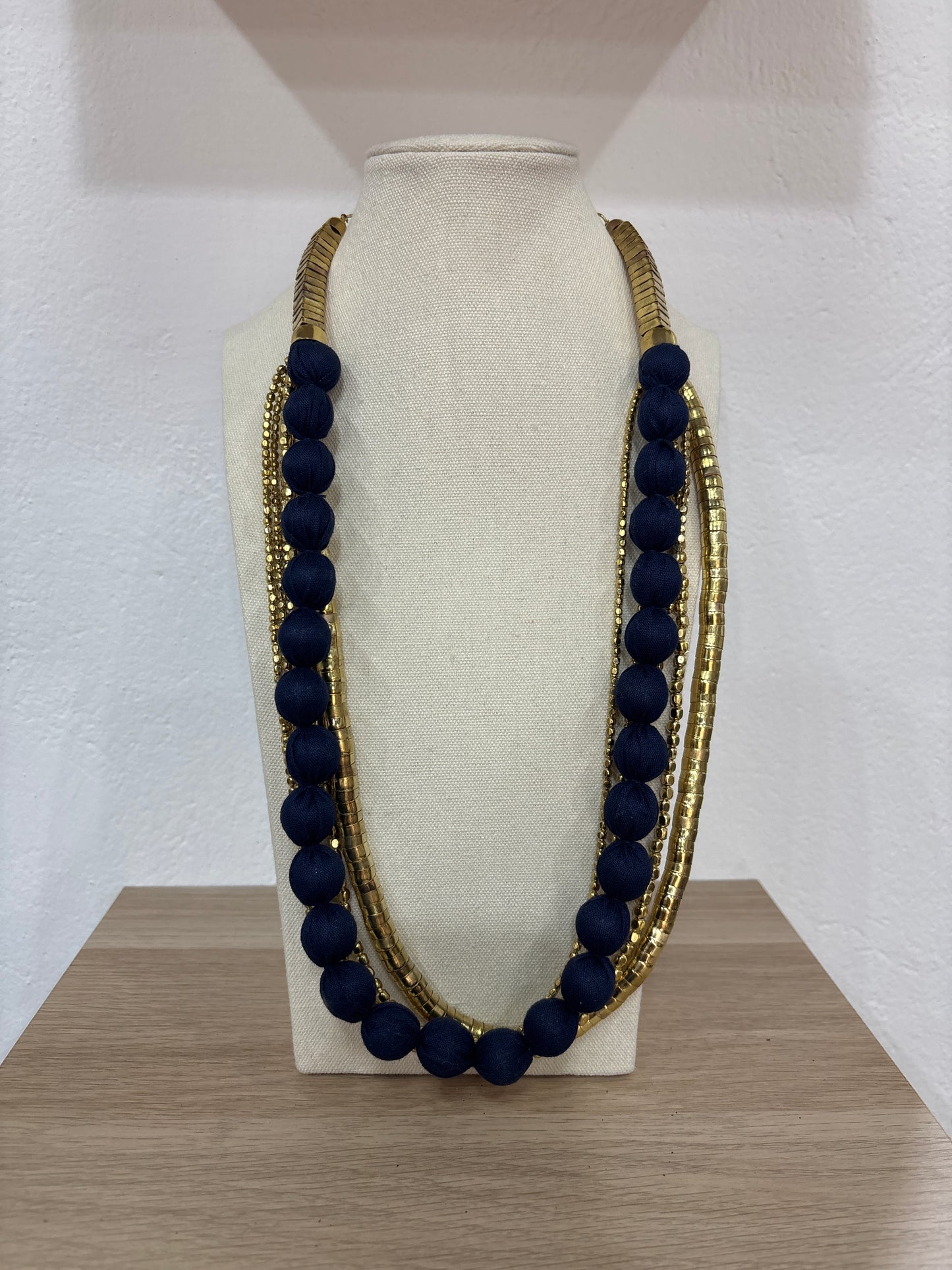 Collar bolas marino