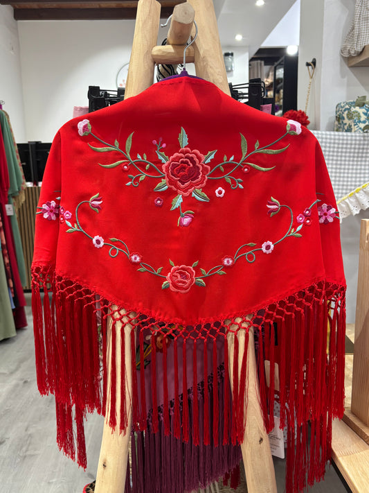 Mantoncillo niña rojo