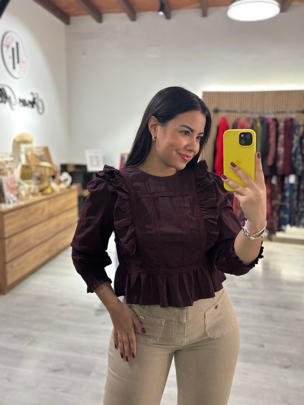 Blusa volantes cortita