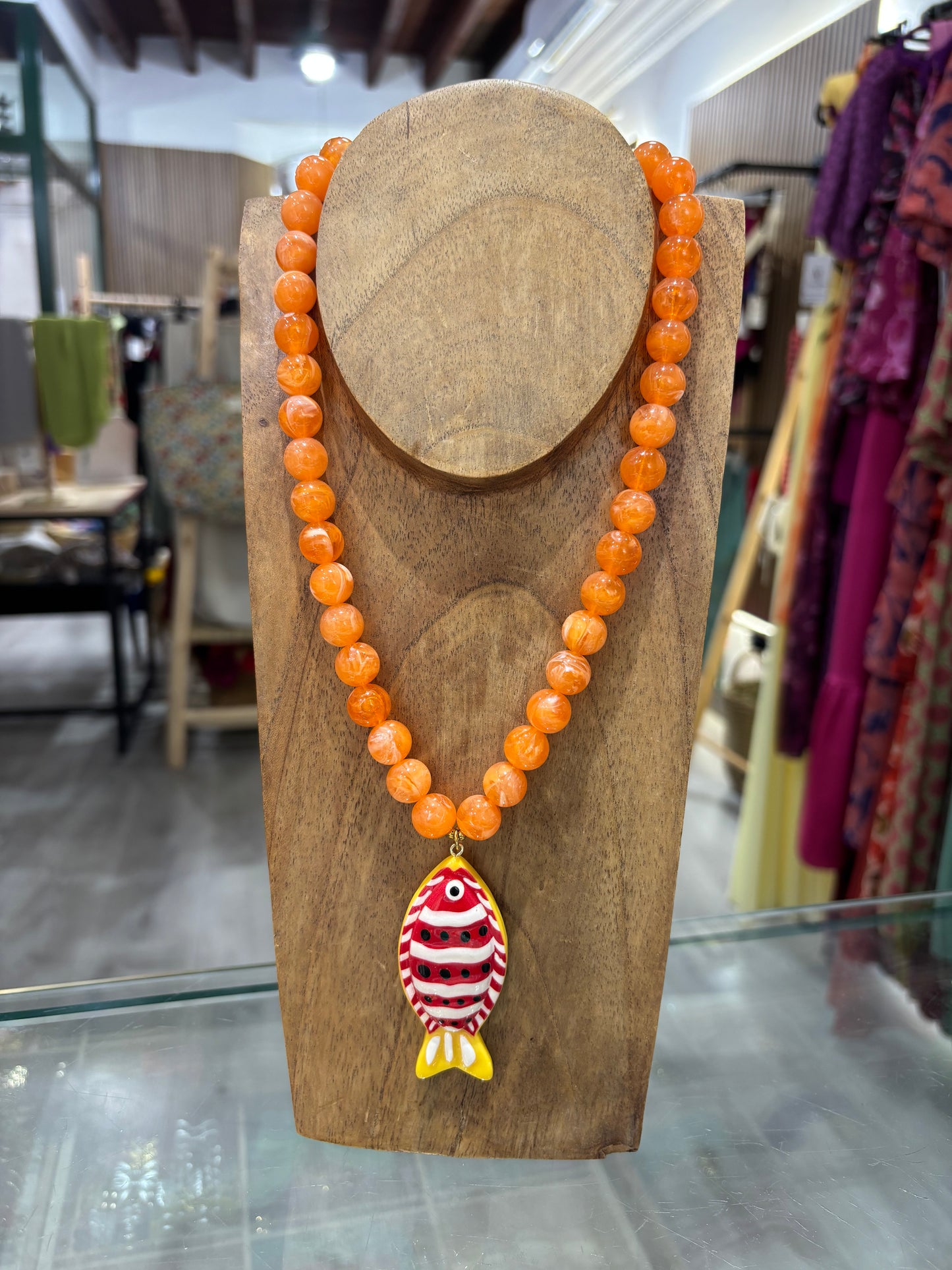 Collar peces naranja