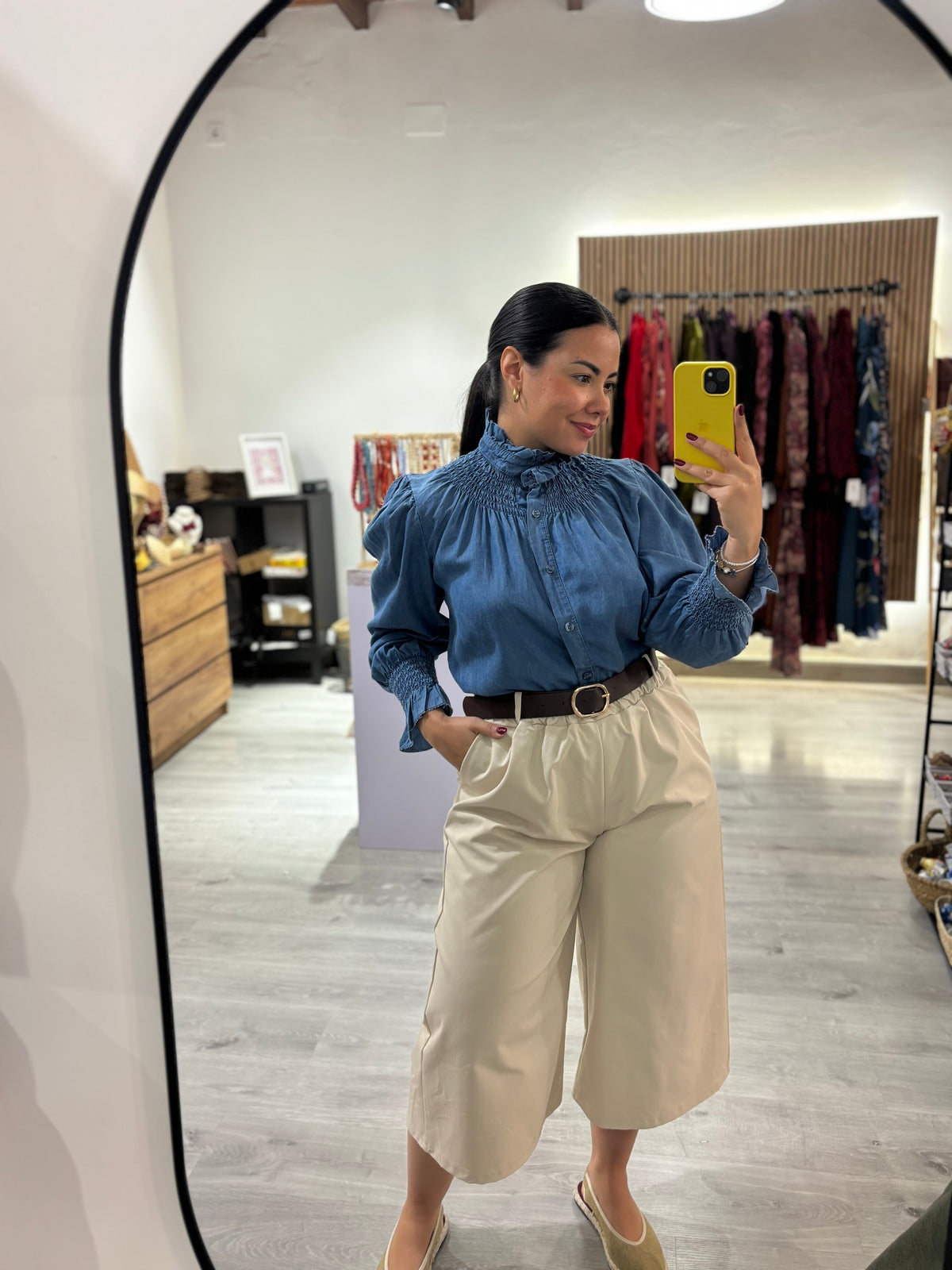 Pantalon crema bermuda