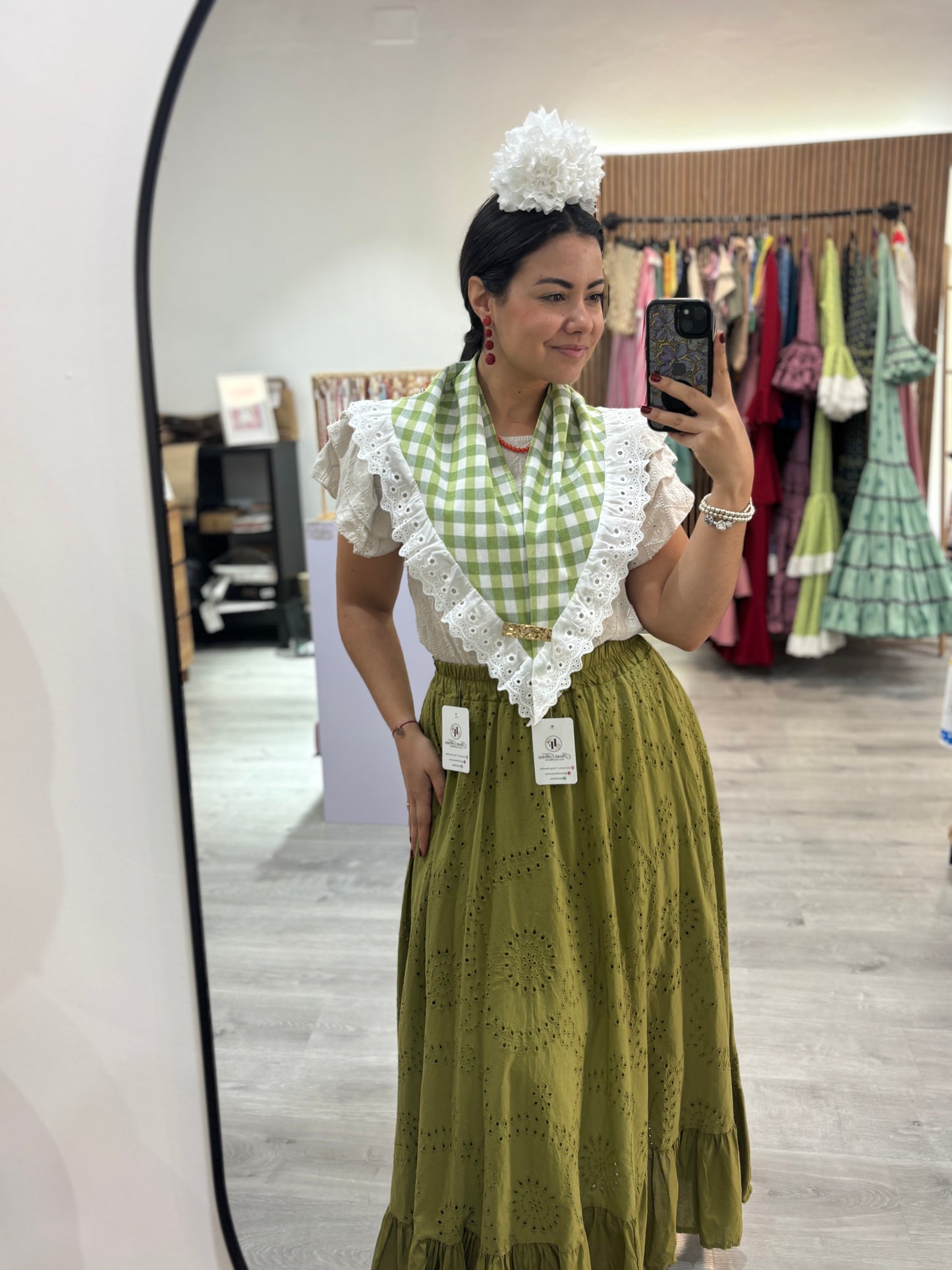 Falda perforada verde