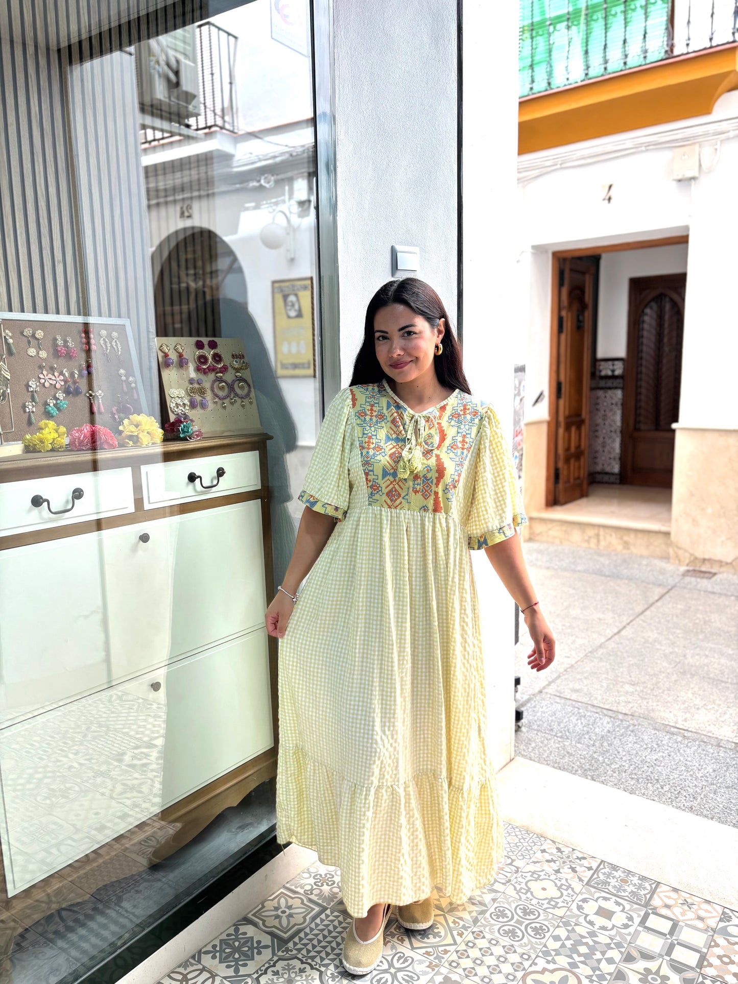 Vestido Luna bordado lima