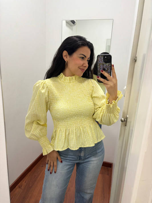 Blusa amarilla cuadro