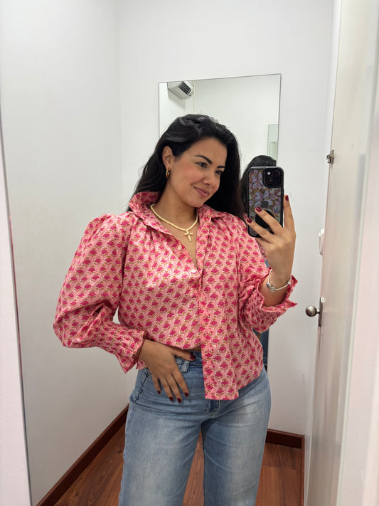 Blusa cuello rosa