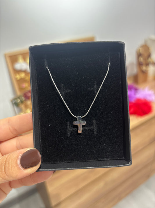 Cadenita cruz plateada