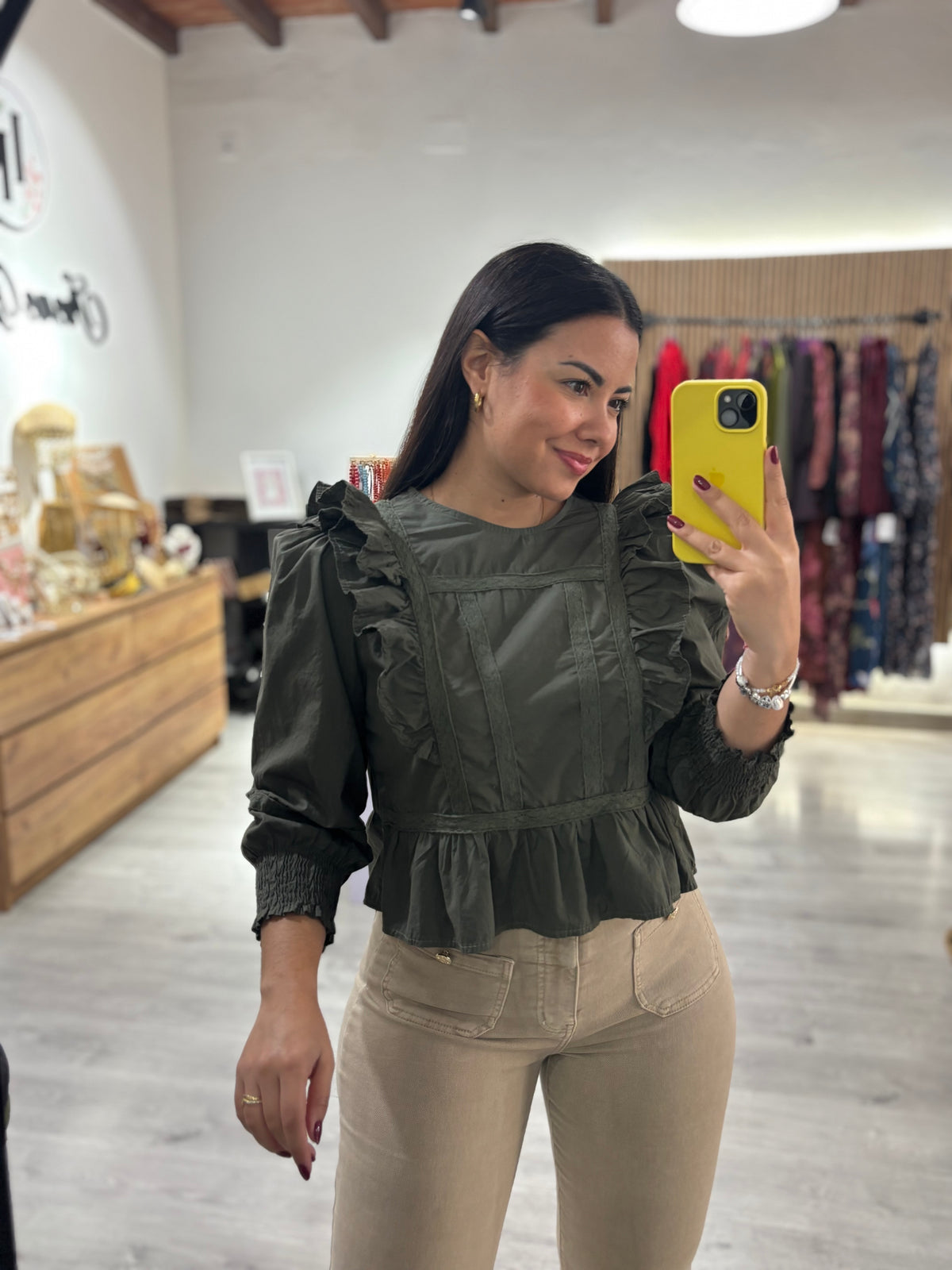 Blusa volantes cortita