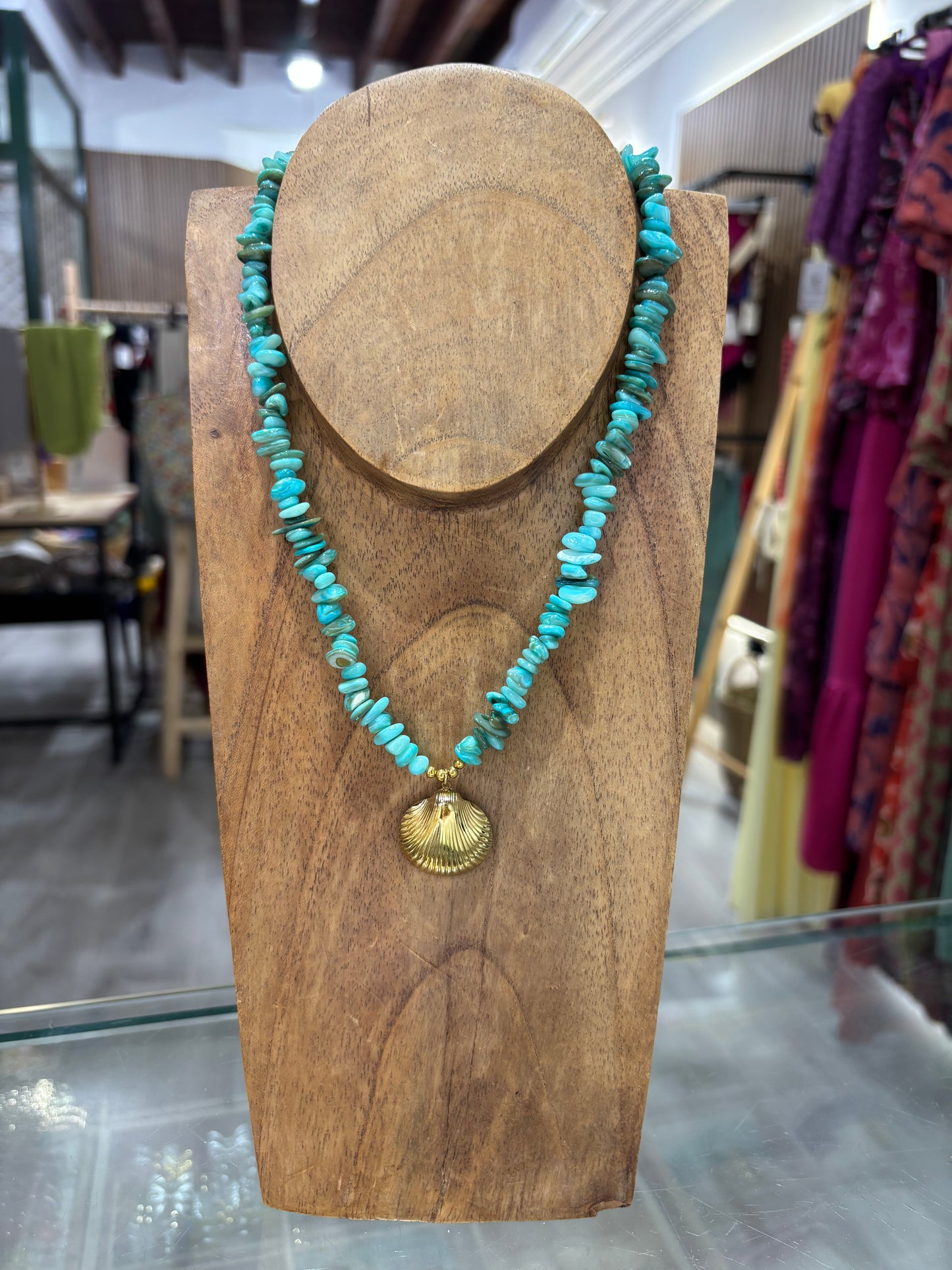 Collar concha turquesa