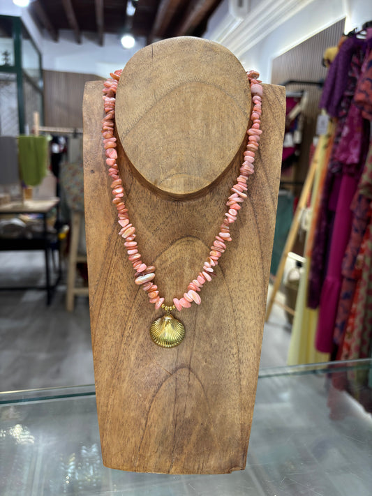 Collar concha coral