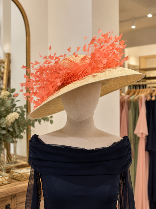 Tocado sombrero plumas