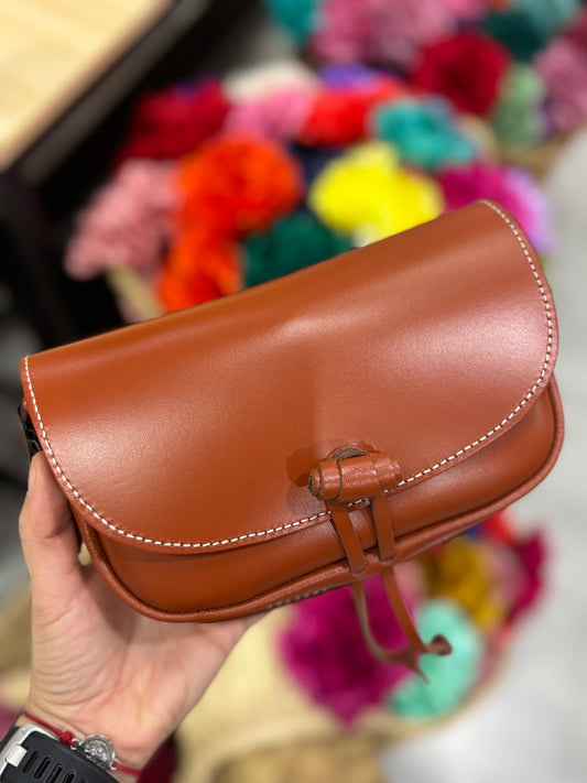 Bolso liso boton