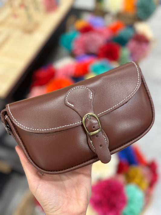 Bolso liso oscuro
